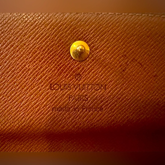 Louis Vuitton Long Wallet on Chain - Picture 6 of 6